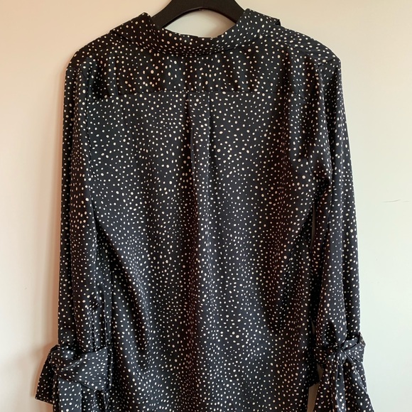 Polka Dot Banana Republic Blouse button down - Picture 7 of 8